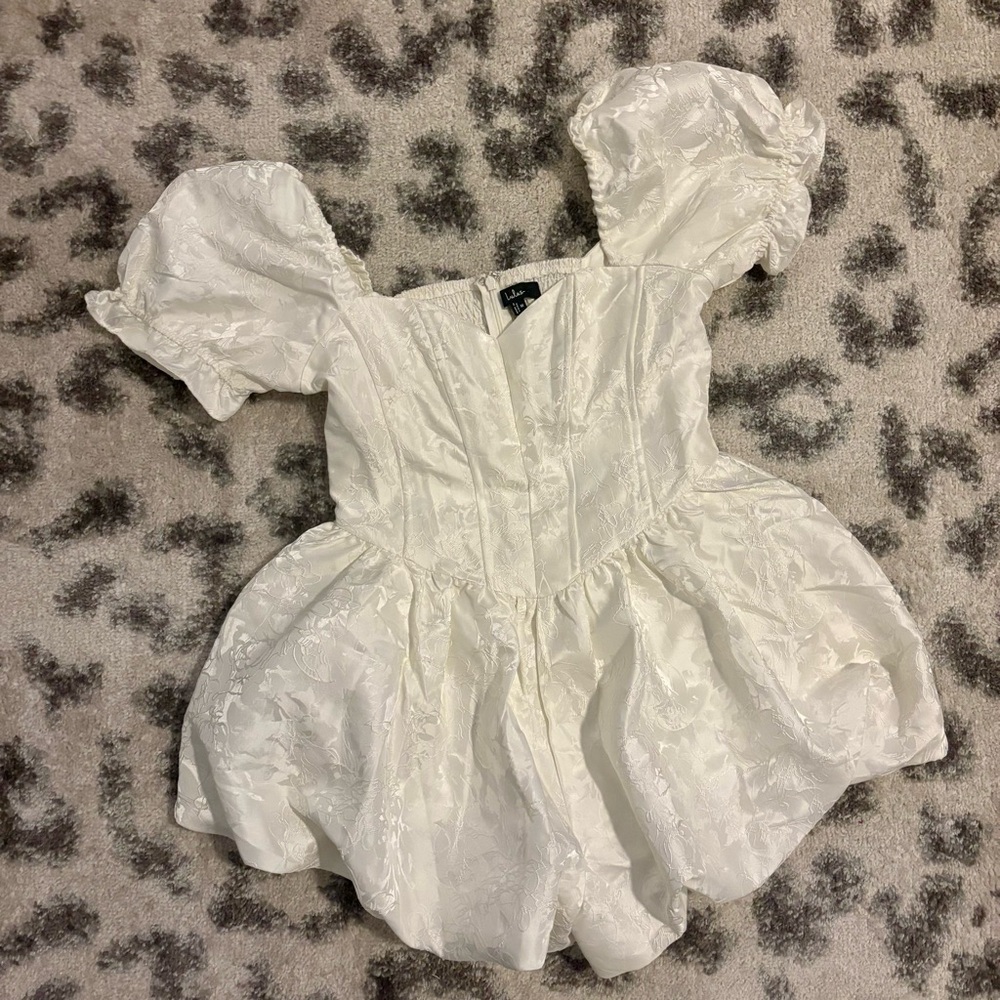 • white romper •